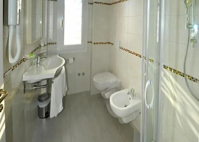 Zenith فندق 3*