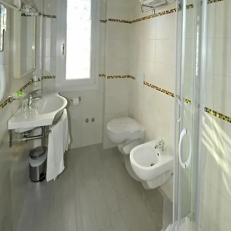 Zenith Hotell 3*