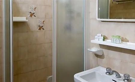 Zenith Hotel 3*