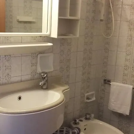 Zenith Hotell
